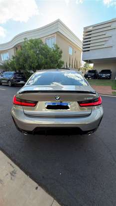 BMW-320i-2022
