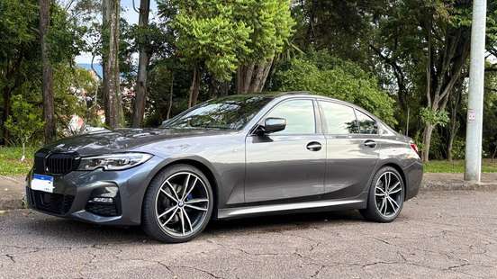 BMW-320i-2022
