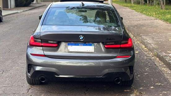BMW-320i-2022