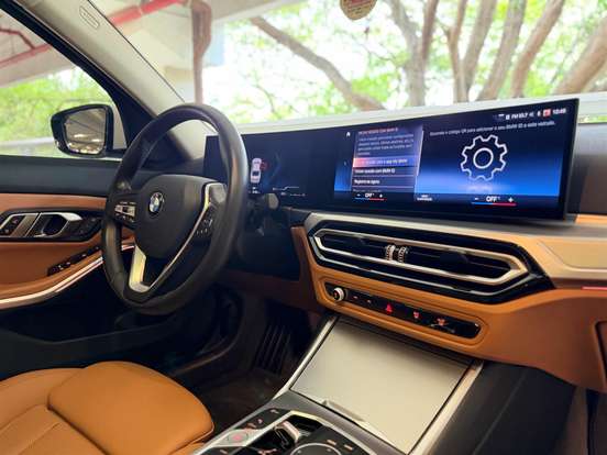 BMW-320i-2023