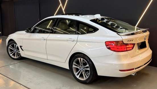 BMW-320i-2015