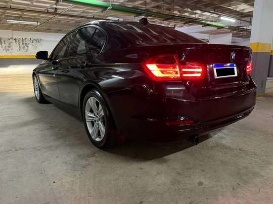 BMW-320i-2013
