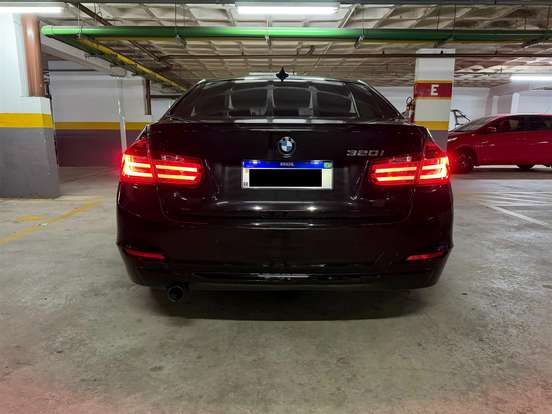BMW-320i-2013