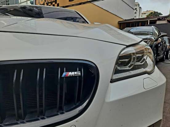 BMW-M5-4.4 V8 32V GASOLINA 4P AUTOMÁTICO BMW-M5-2014