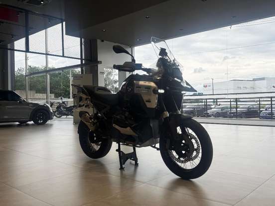 BMW-R 1300 GS ADVENTURE TRIPLE BLACK-2025