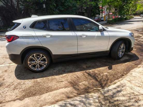 BMW-X2-2021