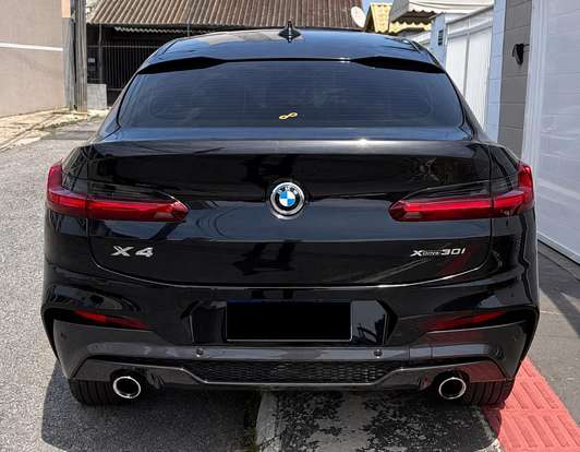 BMW-X4-2021