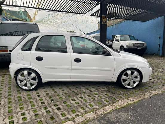 CHEVROLET-CORSA-2011