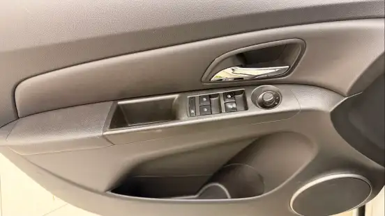 CHEVROLET-CRUZE-2013