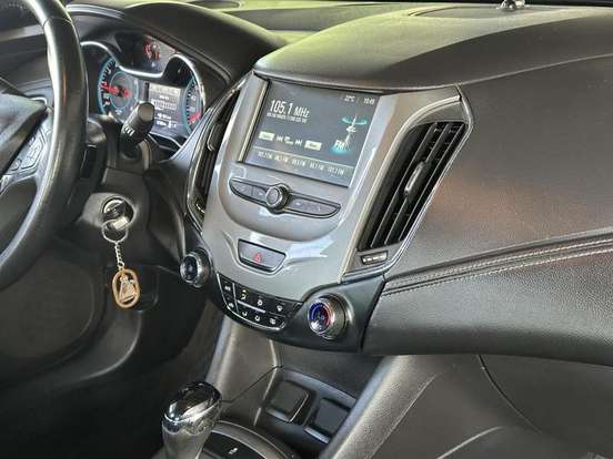 CHEVROLET-CRUZE-2018