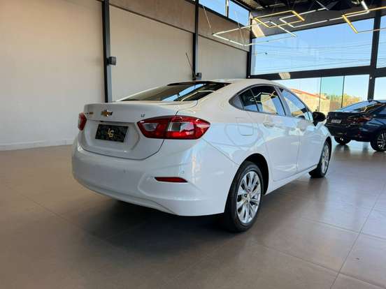 CHEVROLET-CRUZE-2019