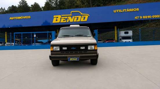 CHEVROLET-D20-1986