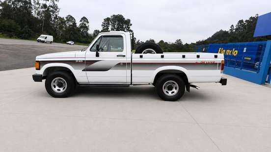CHEVROLET-D20-1995