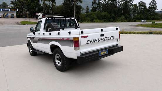 CHEVROLET-D20-1995