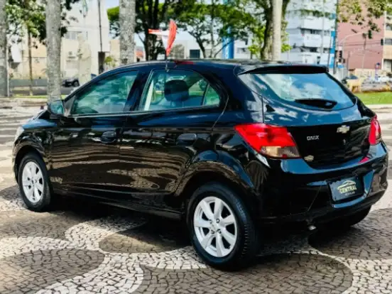 CHEVROLET-ONIX-1.0 MPFI LS 8V FLEX 4P MANUAL CHEVROLET-ONIX-2015