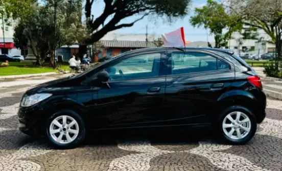 CHEVROLET-ONIX-2015