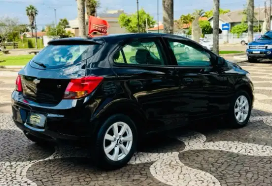 CHEVROLET-ONIX-2015