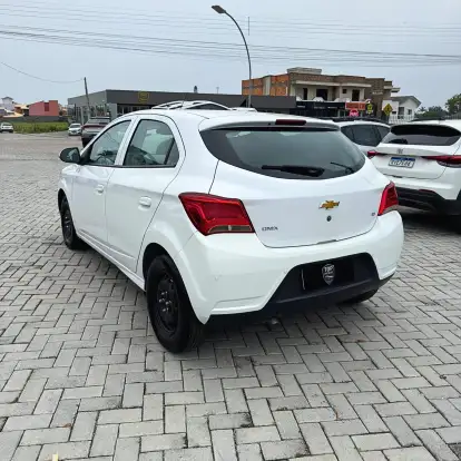 CHEVROLET-ONIX-1.0 MPFI LT 8V FLEX 4P MANUAL CHEVROLET-ONIX-2017