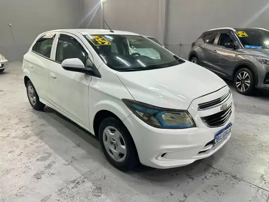 CHEVROLET-ONIX-2015