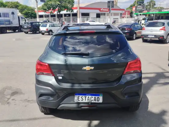 CHEVROLET-ONIX-2019