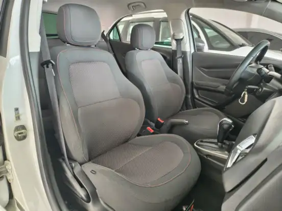 CHEVROLET-ONIX-2015