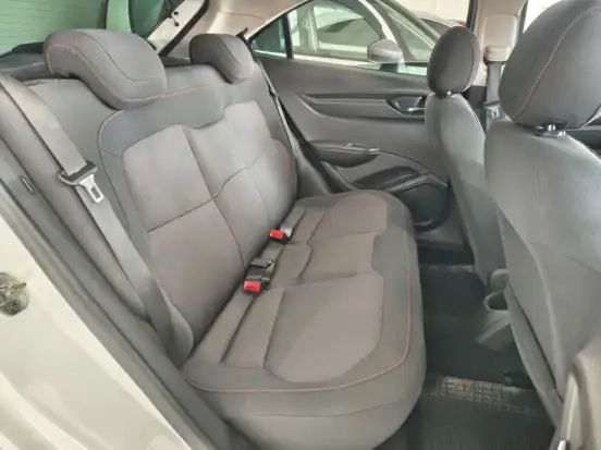 CHEVROLET-ONIX-2015