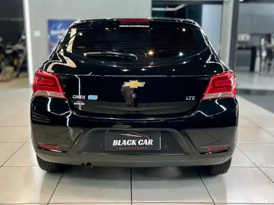 CHEVROLET-ONIX-2017