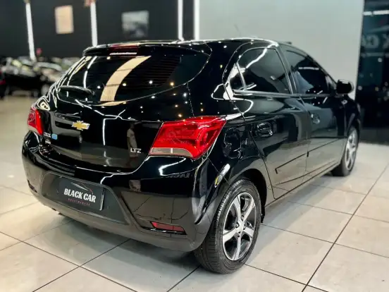 CHEVROLET-ONIX-2017