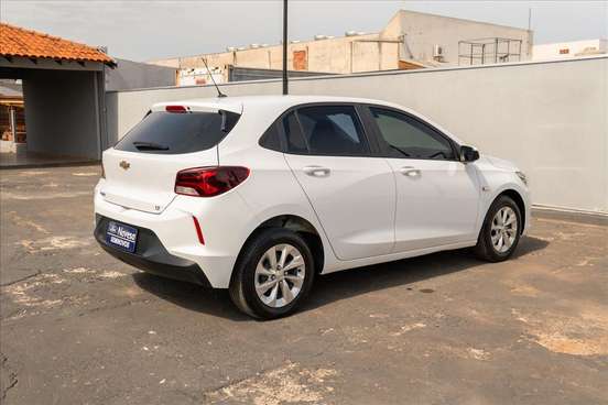CHEVROLET-ONIX-2022