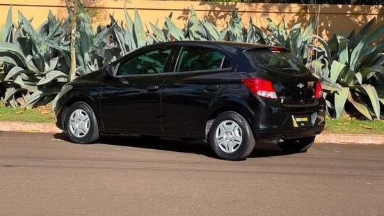 CHEVROLET-ONIX-2017