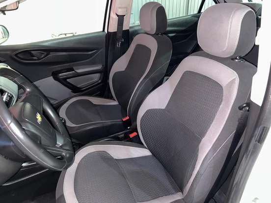 CHEVROLET-ONIX-2014