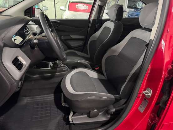 CHEVROLET-ONIX-2015