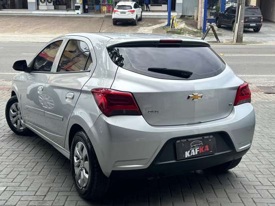 CHEVROLET-ONIX-2018