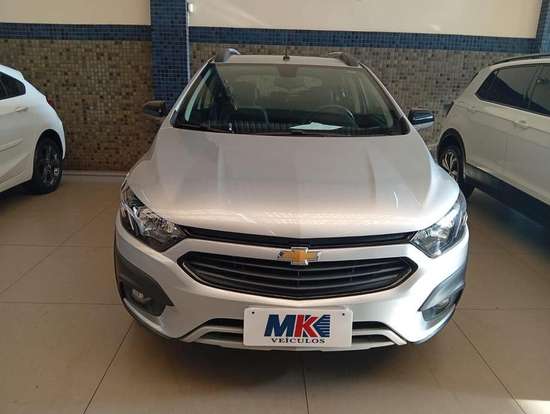 CHEVROLET-ONIX-2018
