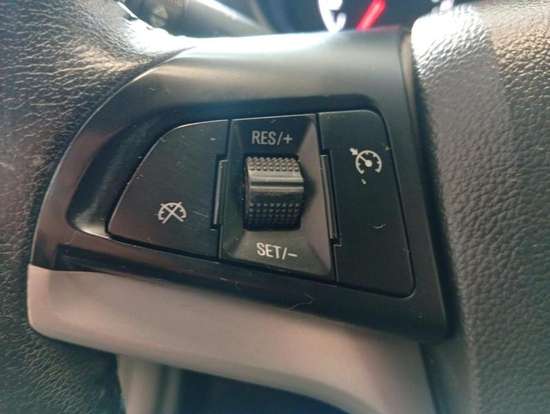 CHEVROLET-ONIX-2018
