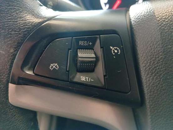 CHEVROLET-ONIX-1.4 MPFI ACTIV 8V FLEX 4P AUTOMÁTICO CHEVROLET-ONIX-2018