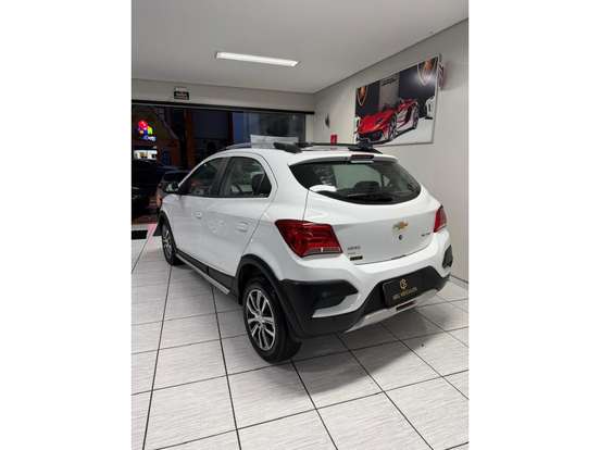 CHEVROLET-ONIX-1.4 MPFI ACTIV 8V FLEX 4P AUTOMÁTICO CHEVROLET-ONIX-2018