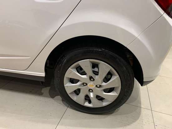 CHEVROLET-ONIX-2013
