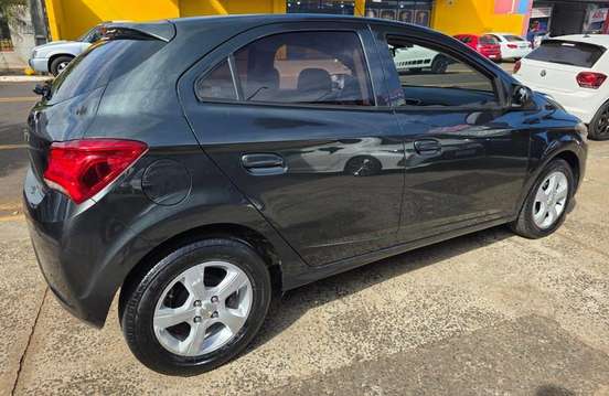 CHEVROLET-ONIX-2019