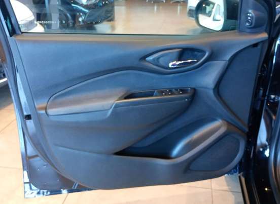 CHEVROLET-ONIX-2016