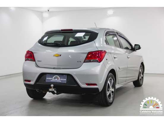 CHEVROLET-ONIX-2018