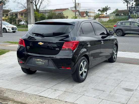 CHEVROLET-ONIX-2018