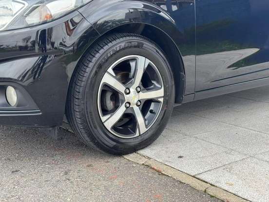 CHEVROLET-ONIX-2018