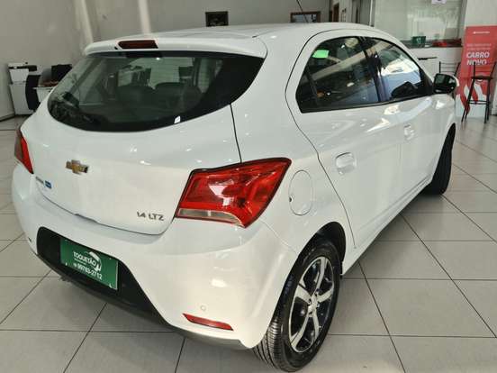 CHEVROLET-ONIX-1.4 MPFI LTZ 8V FLEX 4P AUTOMÁTICO CHEVROLET-ONIX-2018