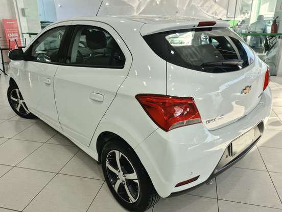 CHEVROLET-ONIX-2018