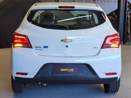 CHEVROLET-ONIX-1.4 MPFI LTZ 8V FLEX 4P AUTOMÁTICO CHEVROLET-ONIX-2017