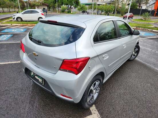 CHEVROLET-ONIX-1.4 MPFI LTZ 8V FLEX 4P AUTOMÁTICO CHEVROLET-ONIX-2017