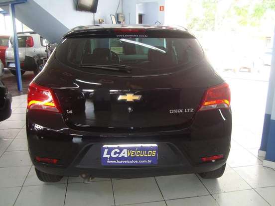 CHEVROLET-ONIX-2017