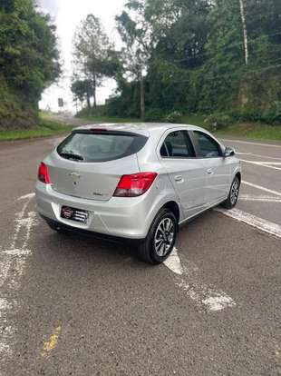 CHEVROLET-ONIX-2016