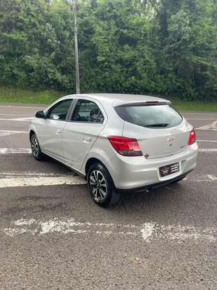 CHEVROLET-ONIX-2016